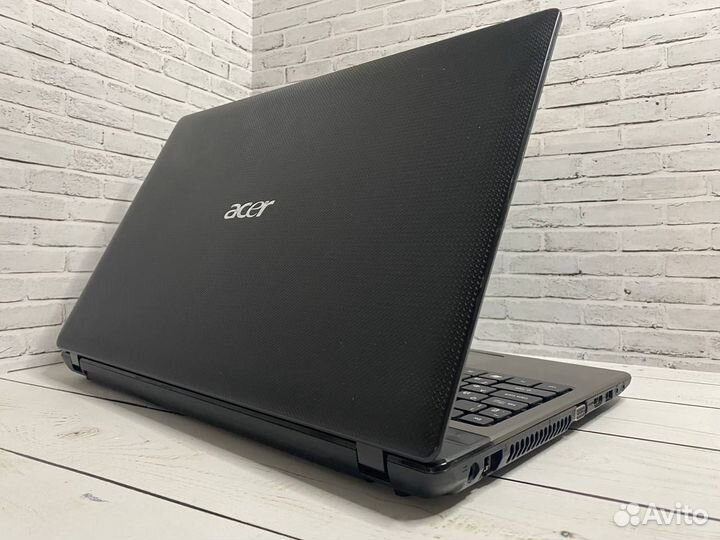 Игровой ноутбук Acer I7/2видеокарты/8Gb/SSD+HDD