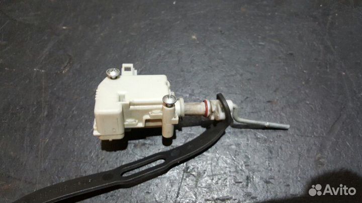 Активатор лючка бензобака Porsche Cayenne 955