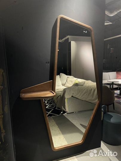 Зеркало большое с полкой