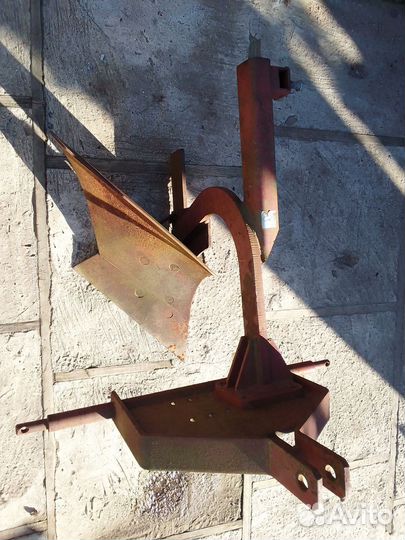 Плуг на минитрактор