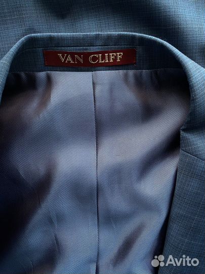 Мужской брючный костюм