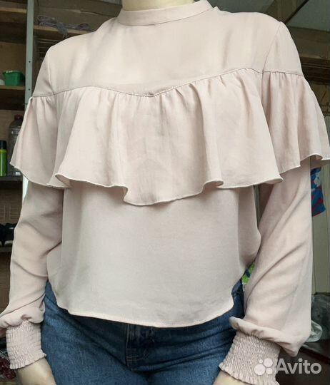 Кофта с рюшечками (bershka)