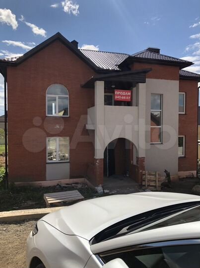 Коттедж 235 м² на участке 5 сот.