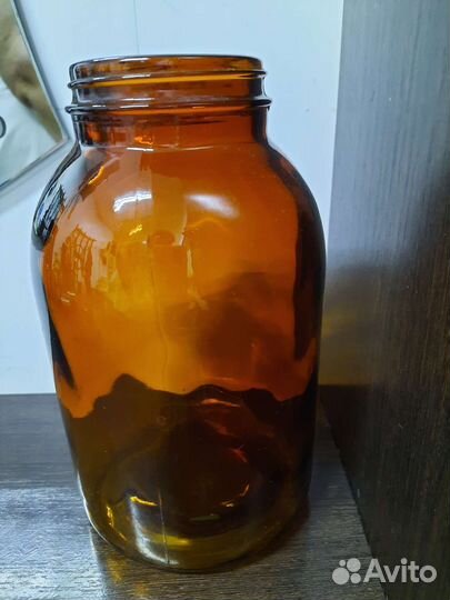 Банка с крышкой