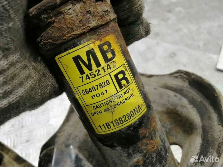 Амортизатор передний правый Chevrolet Lacetti