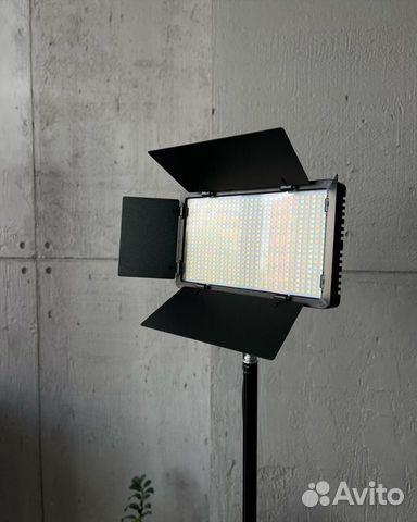 Видеосвет LED-U600 со штативом