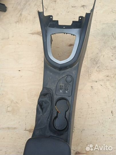 Подлокотник Peugeot 408 NFP 10FC1 EC5 2014