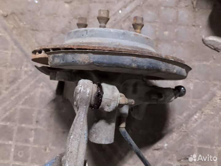 Кулак поворотный задний левый BMW E39 1995-2004