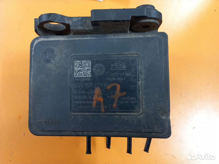Блок ABS Skoda Octavia A7 5Q0907379R