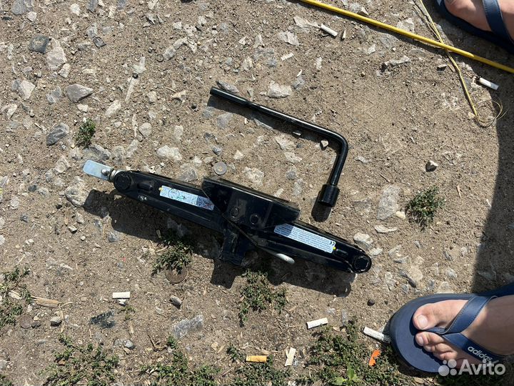 Домкрат и баллоник Renault Arkana