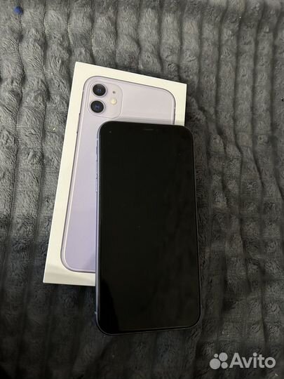Телефон iPhone 11