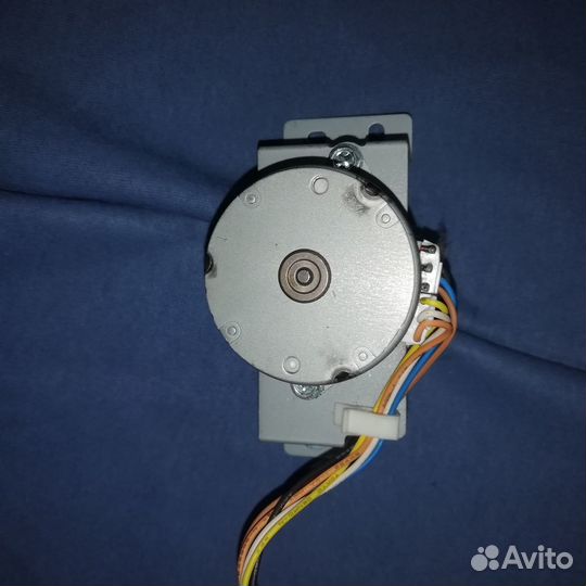 AX040226 Шаговый мотор постоянного тока 24Вт, 24.6