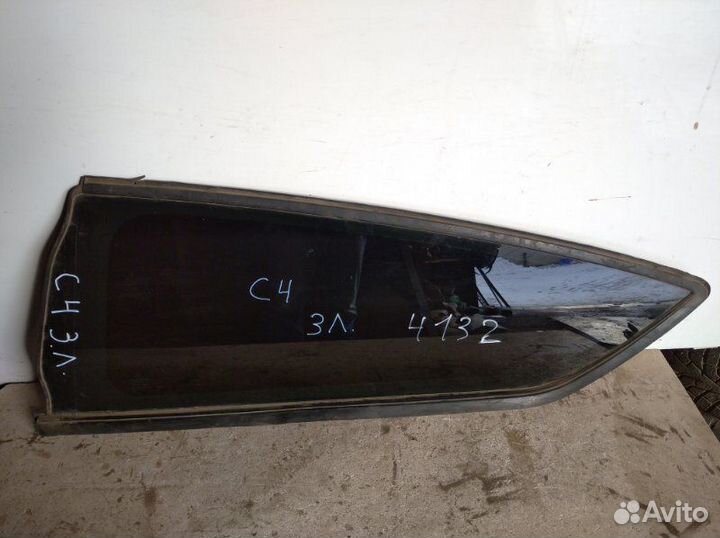 Стекло заднее левое Citroen C 4 2004-2011