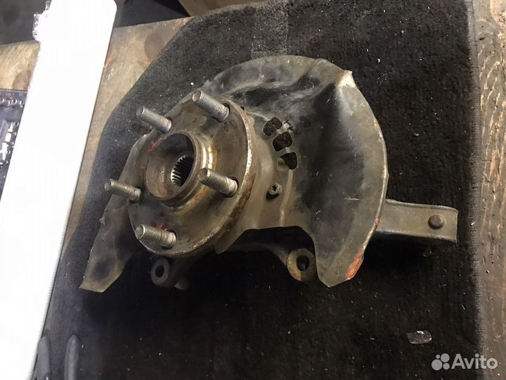 Кулак передний правый Тойота Камри V 50 10-15г