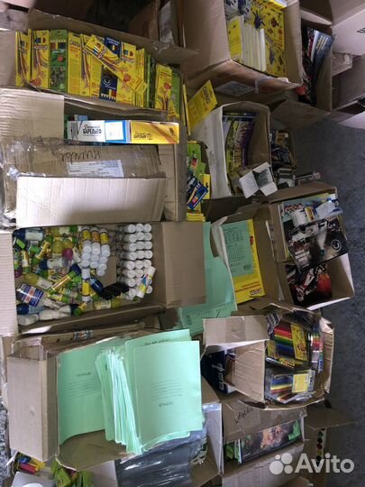 Школьные принадлежности