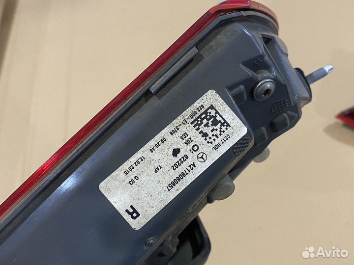 Фонарь задний правый mercedes c217