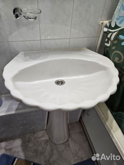 Раковина с зеркалом