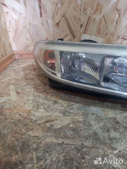 Фара Правая Рено Лагуна 2 8200002847
