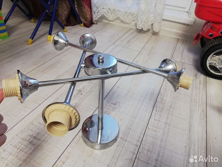 Люстра потолочная новая без плафонов