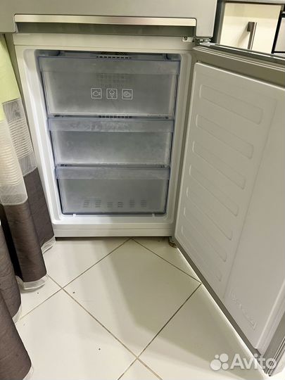 Холодильник Beko cnmv5270KC0S