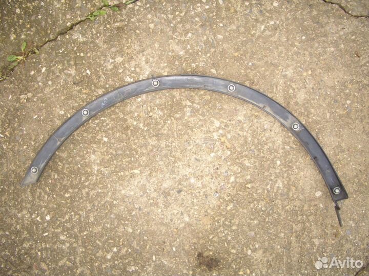 Накладка заднего крыла Субару Трибека с05-14г