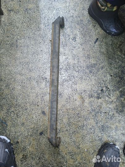 Кронштейн интеркуллера нижний Volvo F12