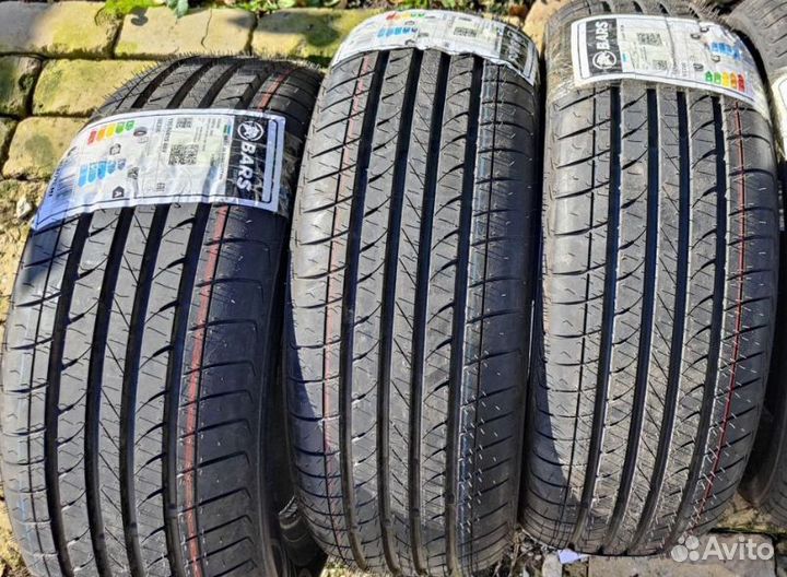 Bars UZ200 215/60 R16