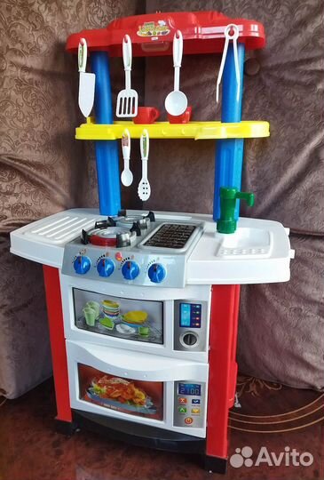 Детская кухня игрушечная со звуком, светом,посудой