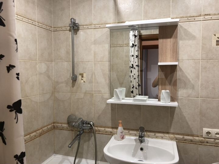 2-к. квартира, 60 м², 8/12 эт.