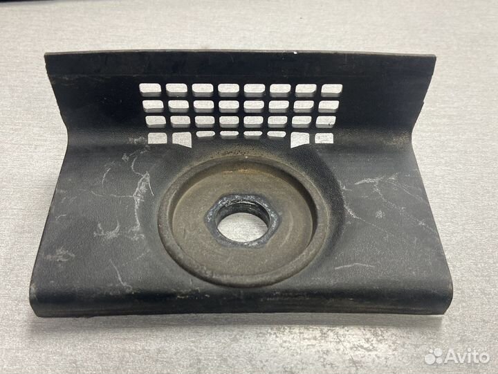 Накладка жабо (дождевик) Volkswagen Passat B4