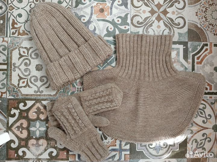 Зимний комплект (шапка, манишка, варежки)