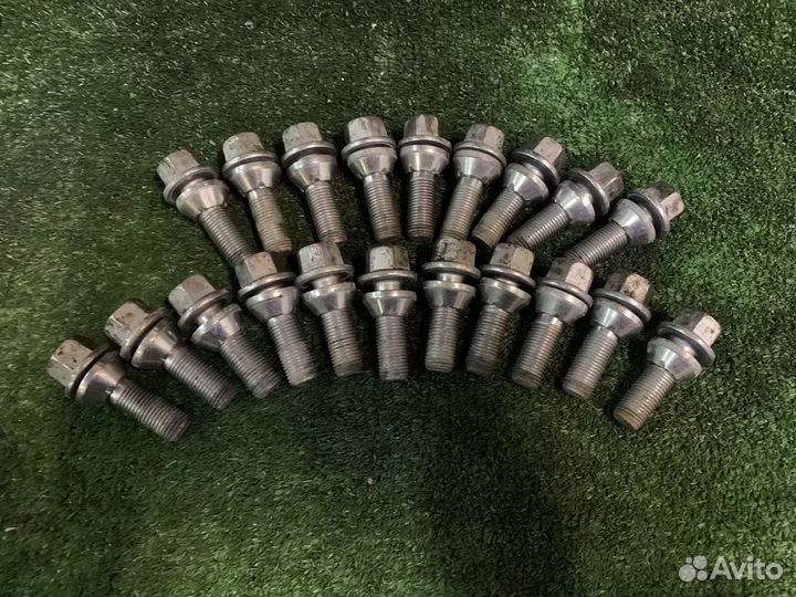 Колесные болты volvo XC40