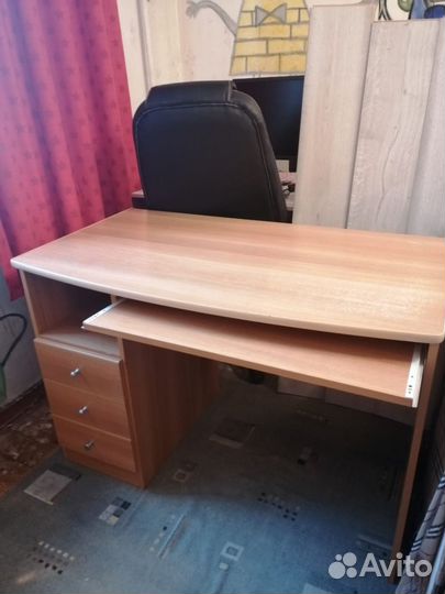 Компьютерный стол