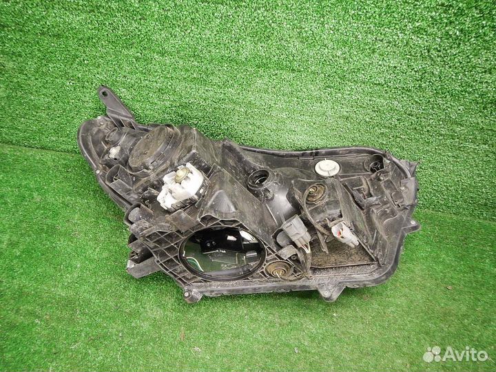 Фара левая Toyota RAV4