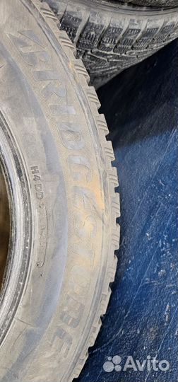 Bridgestone Blizzak Spike-01 235/60 R17 106T