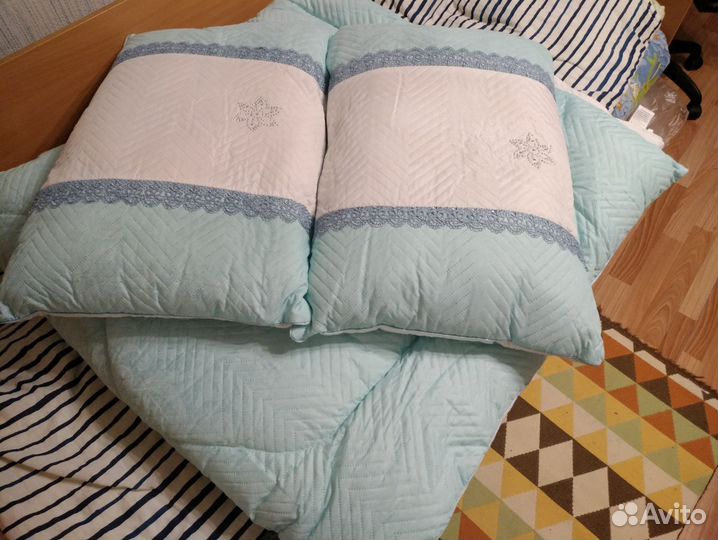 Комплект одеяло с подушками новый