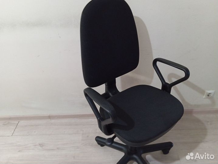 Компьютерное офисное кресло