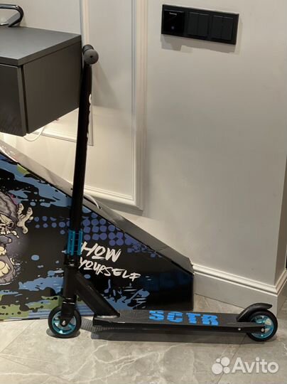 Новый Трюковый самокат в коробке с желез колесами