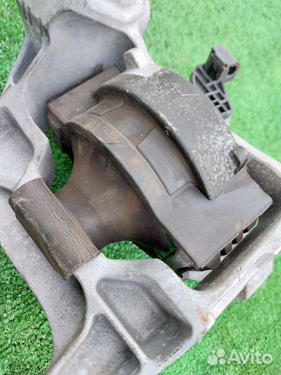 Подушка двигателя правая нижняя Мазда 6 GJ