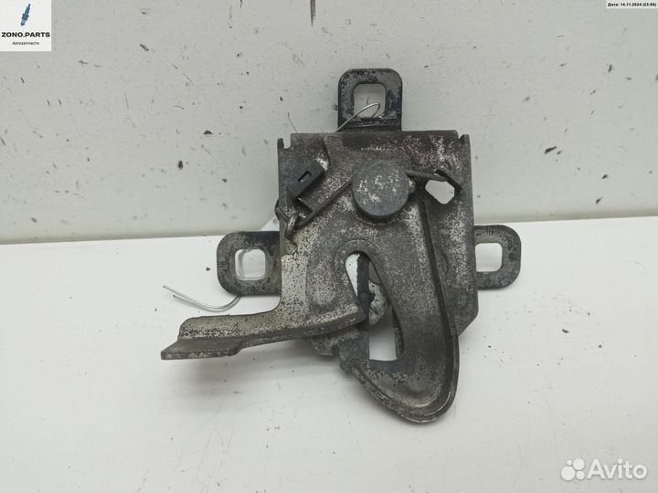 Замок капота на Fiat Panda