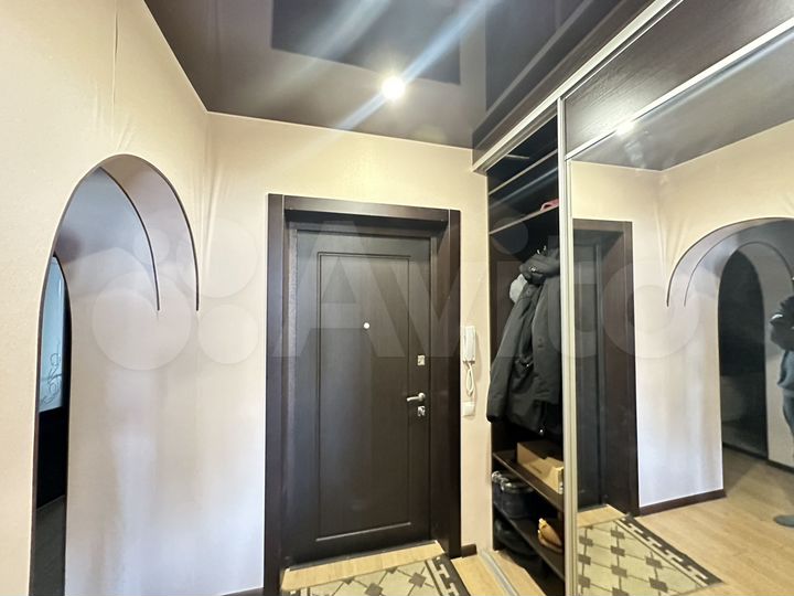 2-к. квартира, 65 м², 9/9 эт.