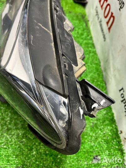 Фара левая Toyota Rav4 xa40 xa45 рестайлинг