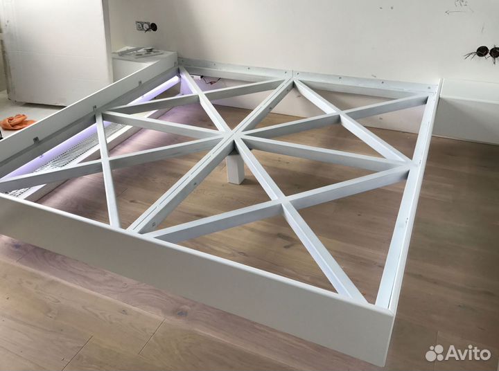 Парящая кровать от производителя