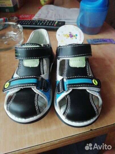 Обувь сандалии новые р. 26