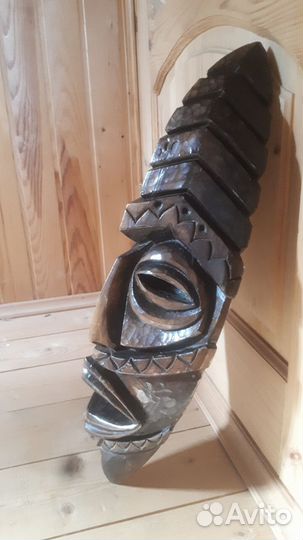 Деревянная маска ручной работы