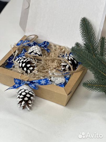 Новогодние украшения шишки