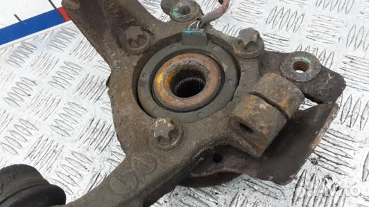 Ступица передняя левая opel zafira A (YBE10K901)