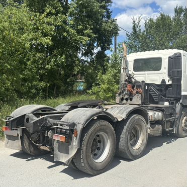 Седельный тягач Hino 700, 2014