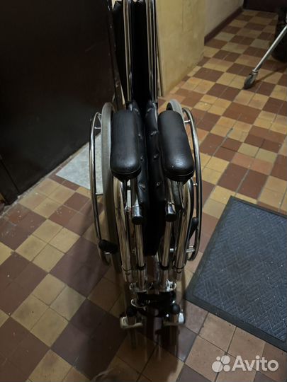 Коляска инвалидная