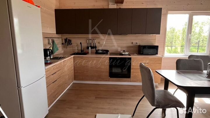 Угловая кухня в наличии